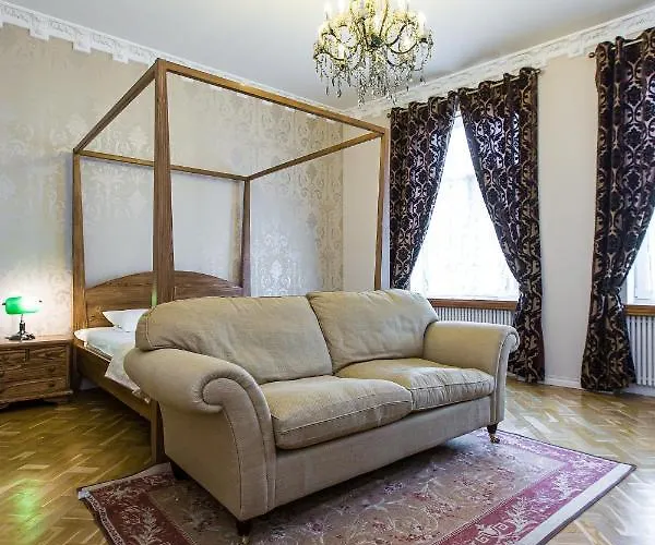 Австрійська Квартира В Центрі На Вулиці Михальчука 5