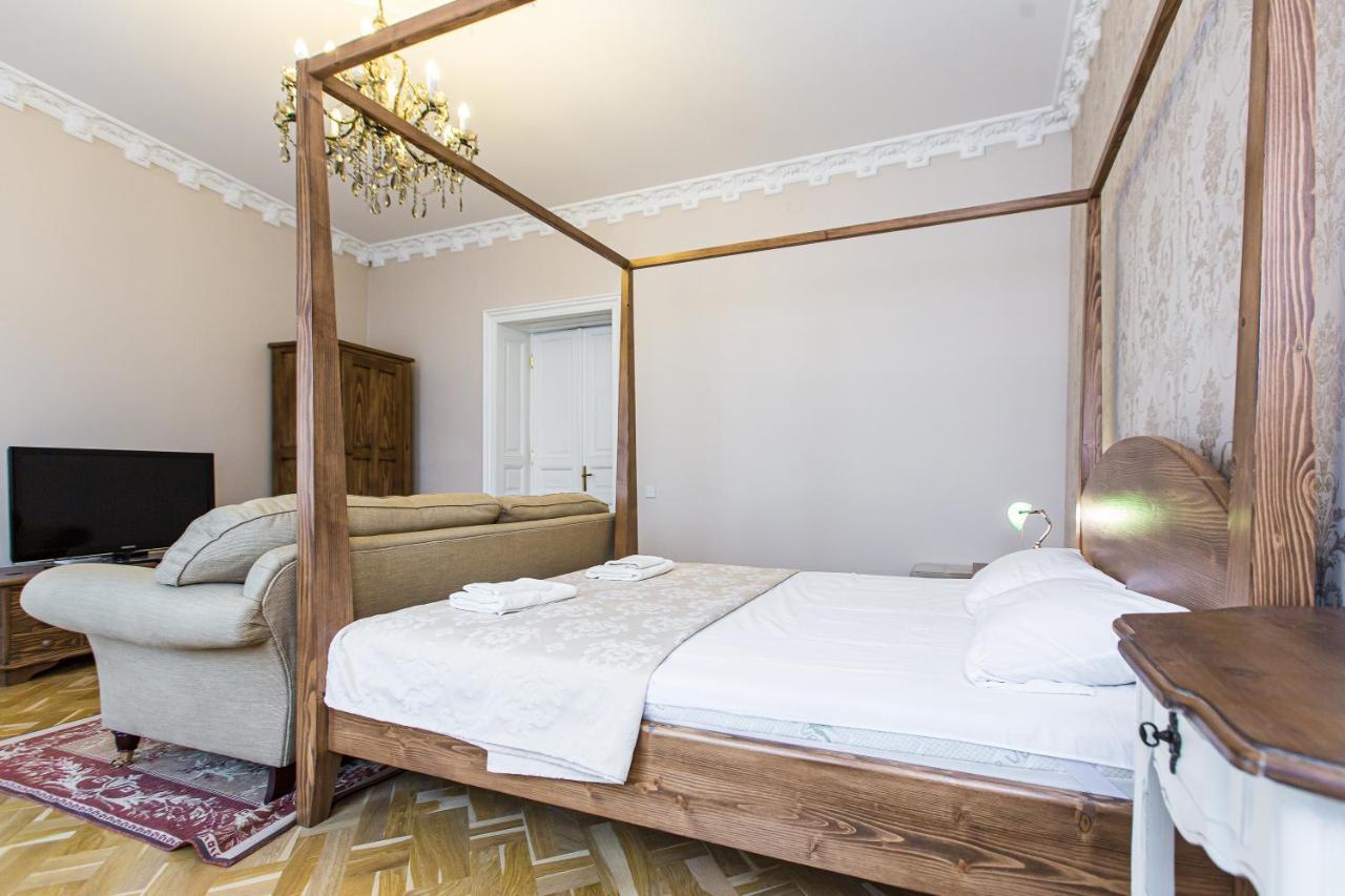 Apartment австрійська в центрі на вулиці михальчука 5 Lviv