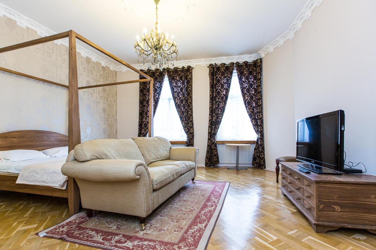 австрійська в центрі на вулиці михальчука 5 Lviv
